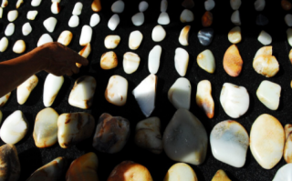 和田玉青海料属于最差一种吗 和田玉青海料和新疆料的区别