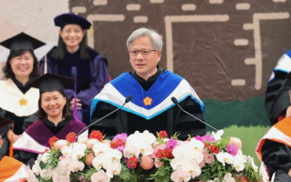 英伟达黄仁勋在台大毕业典礼致辞：未能充分利用人工智能的公司将会消亡