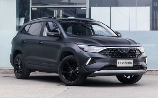 配大众“黄金动力组合”捷达VS7定制版亮相：全身黑化酷到没朋友