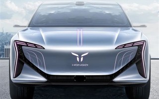 红旗全新中大型SUV E202亮相：5分钟充电300公里