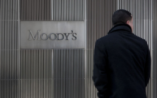 微软联合穆迪以及 OpenAI 合作开发人工智能助手，帮助客户进行风险评估