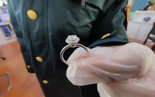 女子价值近20万元的钻戒丢失在高铁站 后续来了