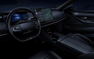 与特斯拉Model 3正面刚！长安深蓝首款车型内饰曝光：太科幻