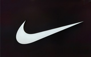 耐克市值一夜蒸发800亿 股价两年新低！中国市场成关键