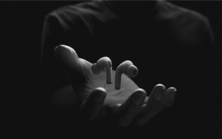 苹果AirPods Pro 2发布：降噪翻倍 自适应通透模式终于来了