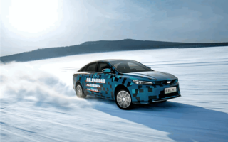 对标比亚迪DM-i 吉利雷神Hi·X超级电混正式发布：续航1300公里