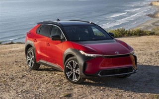 丰田无奈！首款量产电动车重新上市后销量不佳：租金首付减半