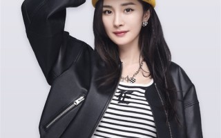 杨幂手持realme Q5 Pro真机图出炉：骁龙870+80W快充的千元机皇