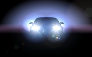 网友吐槽车灯太亮照瞎眼 工信部：将完善相关标准