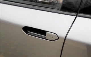 丰田bZ3主驾车窗控制键砍掉三个 如何控制全车车窗：演示来了！