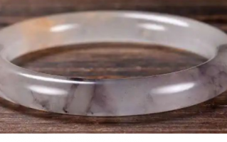 鉴别佘太翠最简单方法 佘太翠手镯对身体好吗