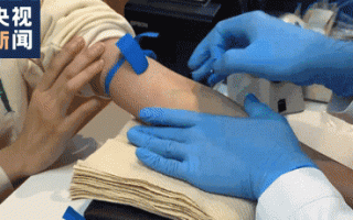 95后男护士练就“飞针”采血绝活：针头弹射进血管 一点儿不痛