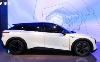 集度汽车官宣融合文心一言：类 ChatGPT 技术上车，还将推出三体版汽车机器人