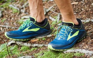 耐克慢跑鞋哪个系列好 耐克阿迪最值得买的5双跑鞋