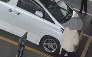 男子开车藏565台iPhone入境被查获！去年因带2375根内存条被罚