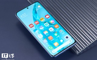 消息称 TCL 华星已出货 144Hz 柔性竖向内折屏幕、120Hz LTPS 大尺寸平板屏幕等