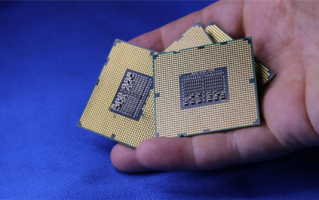 30年来最大跌幅！全球CPU出货量暴跌背后 Intel/AMD涨价去库存