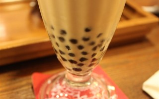 为什么珍珠奶茶里最后的“珍珠”很难吸上来？