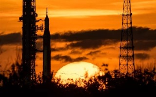 花了3000亿的SLS火箭系统再次取消 美国重申登月进度不变