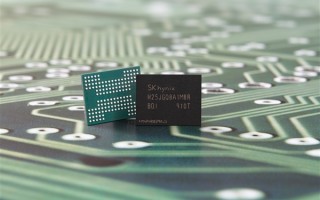 内存现货价格持续下跌：供应链称才刚开始 供大于需暴跌也不稀奇