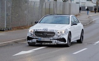 40万级最香的豪华轿车 全新奔驰E级路试：气场强大！