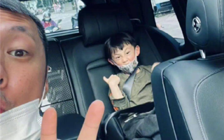 花300万买双假鞋！现在的大佬都玩得这么野？