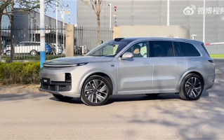 国内首款全尺寸豪华增程SUV！理想L9银色实车曝光：不同光线会“变色”