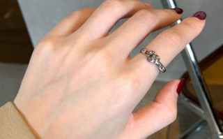 戒指带中指怎么说 手指戴戒指分别代表什么