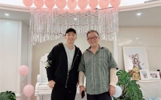 李立群现身刘畊宏直播间 现场跳操健视频有爱：双方开心联动回应