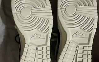 男子网购耐克鞋收到两只左脚 商家拒绝提供售后