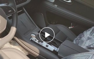 搭载华为鸿蒙座舱 疑似AITO问界M7内饰曝光：双无线充