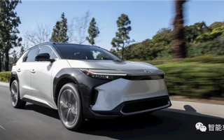 价格猛降30%！丰田首款纯电车割肉自救 网友：那也不值