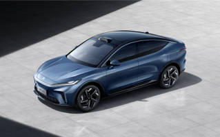 70寸屏幕搬上车！上汽飞凡R7首搭华为AR-HUD：分辨率业界第一