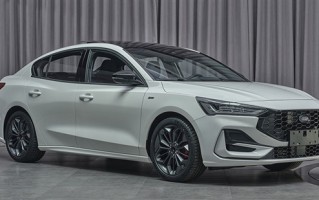 中国市场强推三缸被“教育”！福特新福克斯将上市：重上四缸