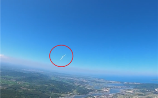 男子跳伞时遇“胖五”火箭发射：激动大喊