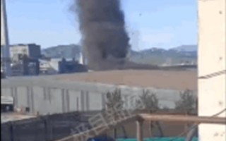 唐山现巨型龙卷风？气象局回应 现场视频显示一黑色涡旋从地面直连天际